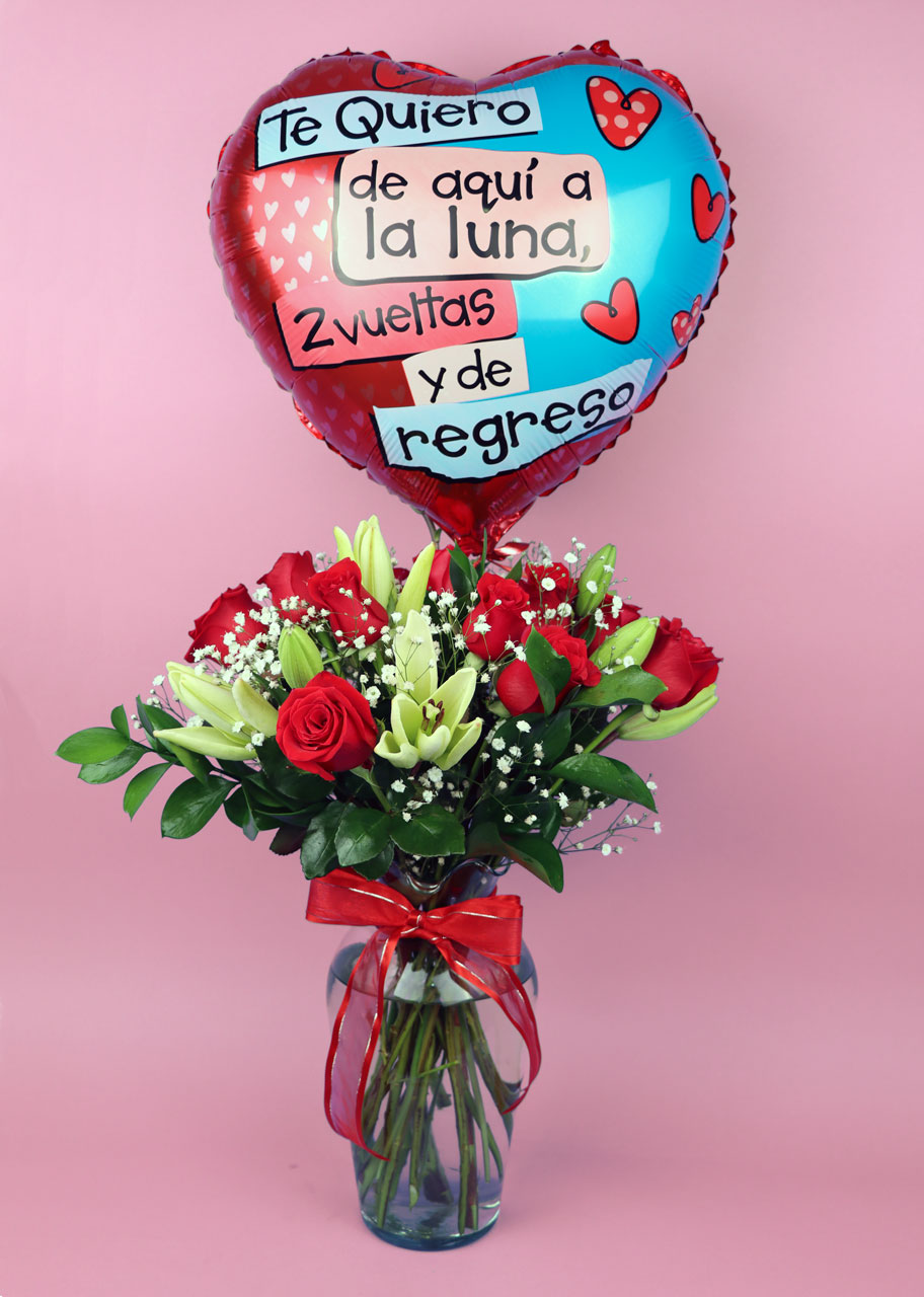 Hermoso de flores  y globo