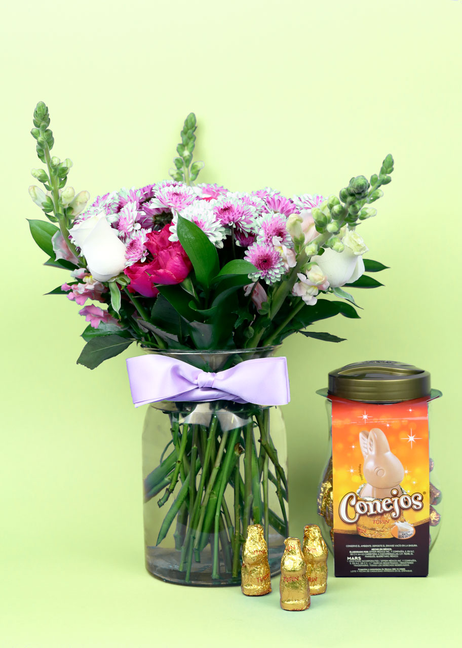Mix de Flores con Conejos de Chocolate
