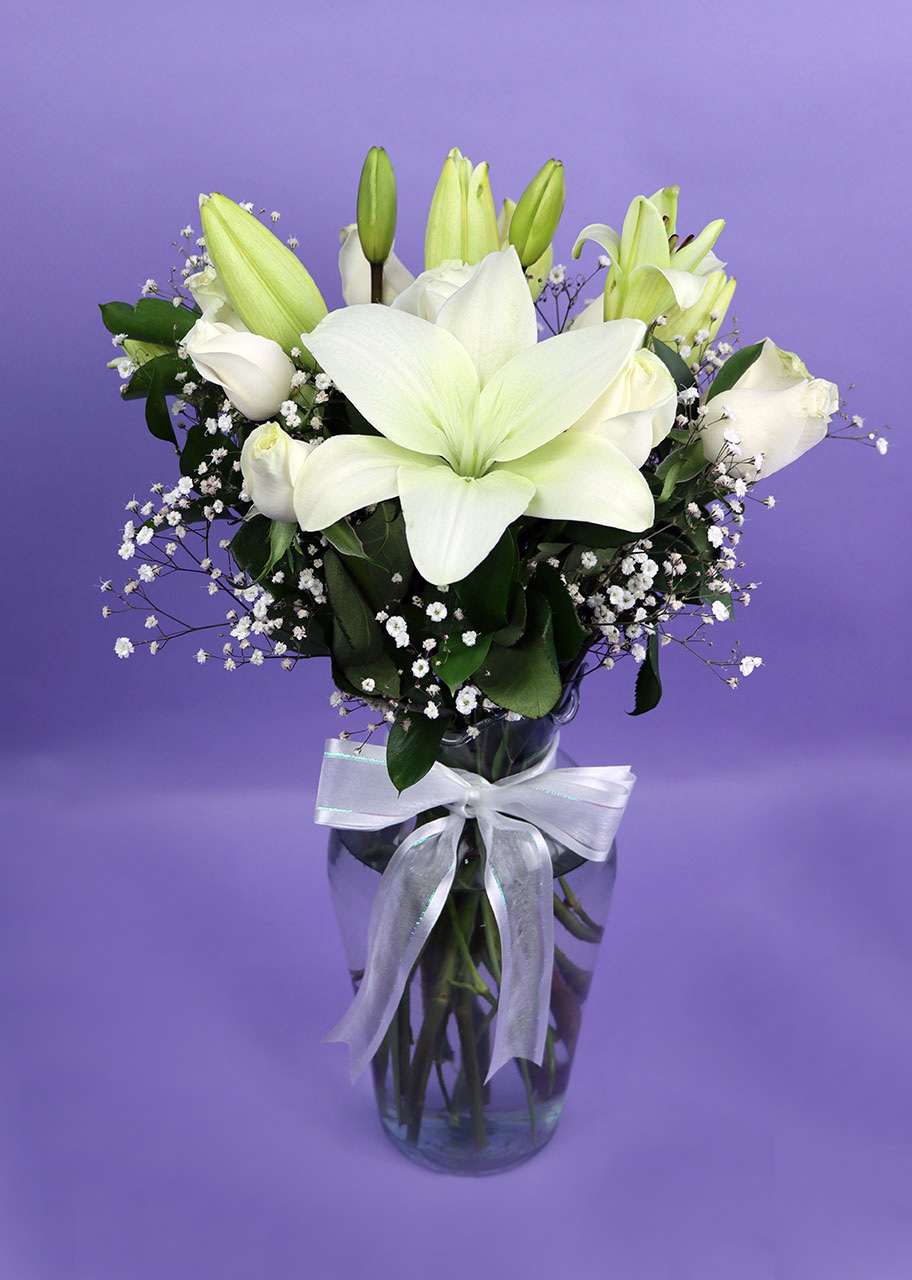 Lindo arreglo de Lilis y Rosas