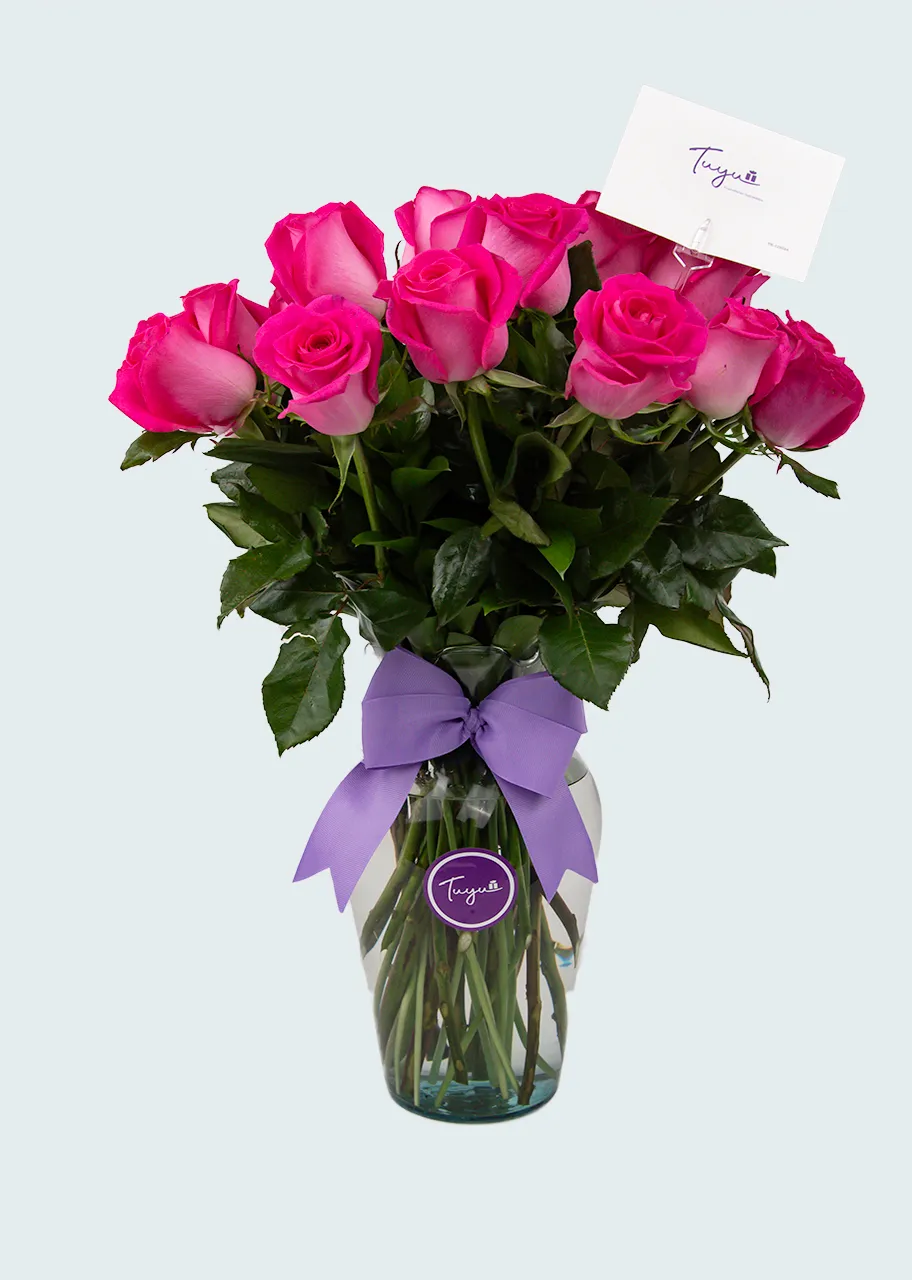 Maravilloso en Rosa con 24 Rosas Fiusha         